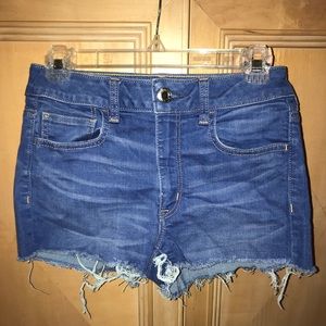 the comfiest jean shorts! Look so good on!